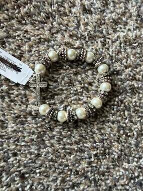 Vieste Silver Tone Faux Pearl and Rhinestone Cross Stretch Bracelet